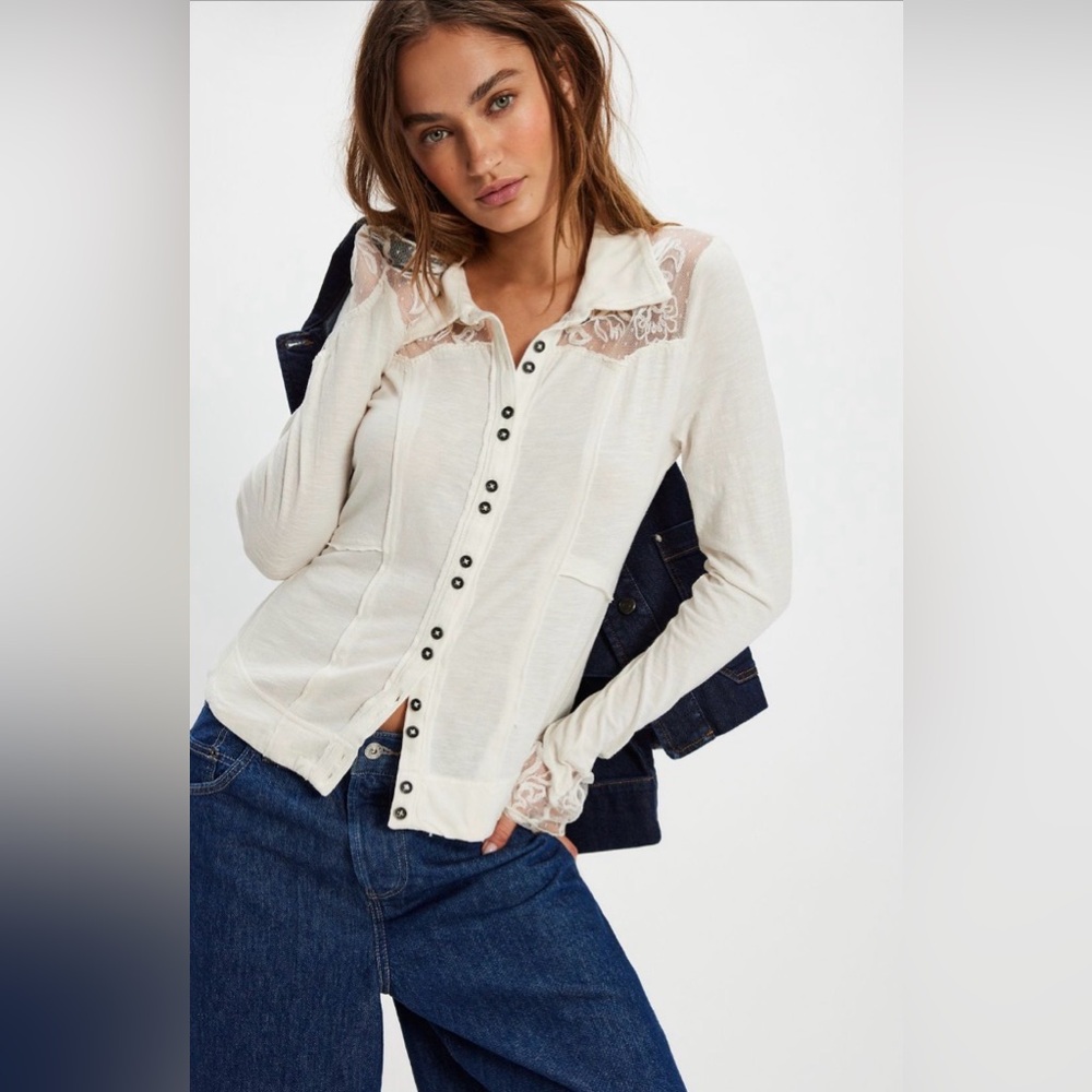 FREE PEOPLE Rosebud Cuff TOP/BLOUSE - Picture 2 of 15